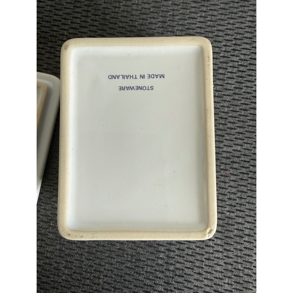 Vintage Blue White Floral Ceramic Trinket Box Plaid Sides Jewelry Keepsake Lid - Picture 14 of 17